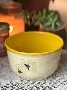 Large Honey Bee Bowl